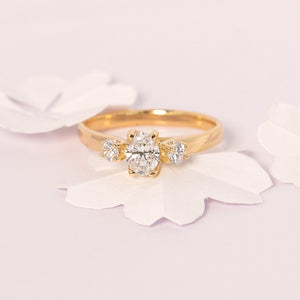 18ct gold three stone diamond engagement ring