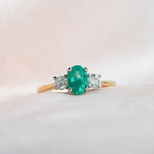 18ct gold emerald and diamond ring