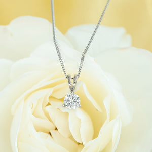 This stunning necklace features a lab grown diamond set in 18ct white gold.  A 0.50ct laboratory grown diamond, round brilliant cut in shape is the main attraction in this stunning necklace.
