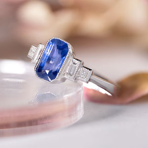 18ct White Gold Art Deco Style Sapphire and Diamond Ring.