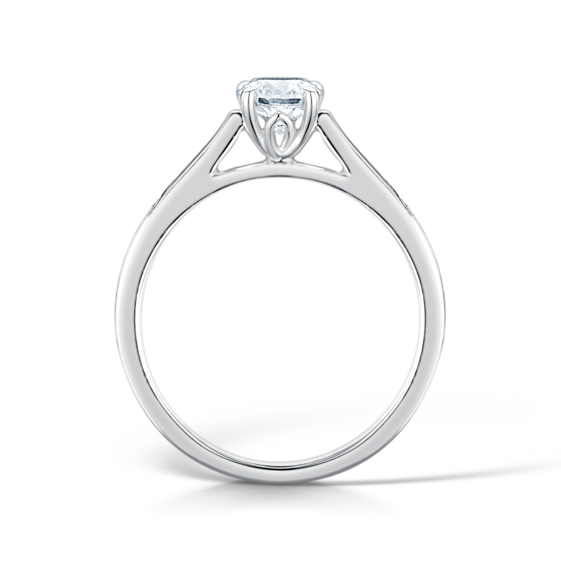 1.00ct Round Centre Stone.  Solitaire diamond ring in a four claw setting. 