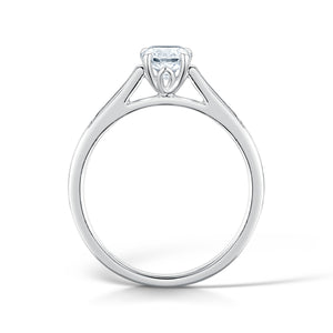 1.00ct Round Centre Stone.  Solitaire diamond ring in a four claw setting. 