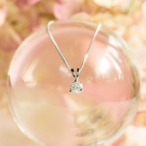 9ct white gold diamond pendant